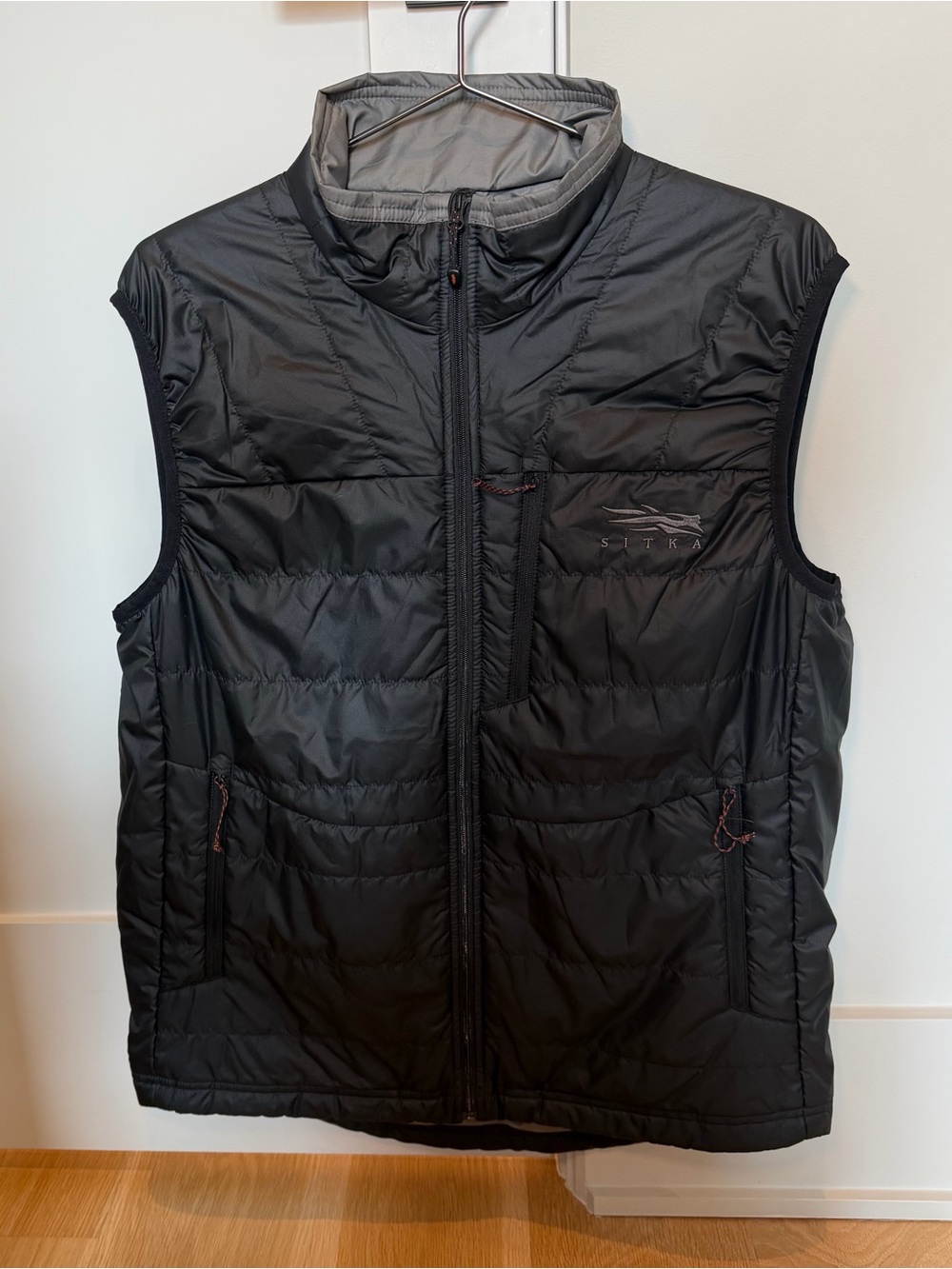 Sitka Men's Black Kelvin Aerolite Quilted Insulated Vest Large
